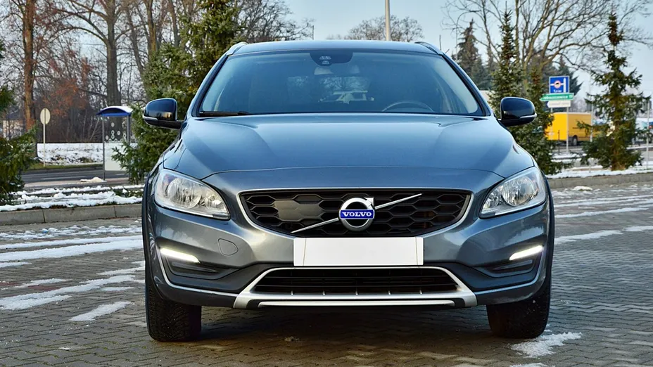 VOLVO V60 -