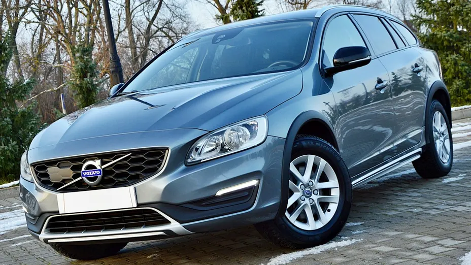 VOLVO V60 -