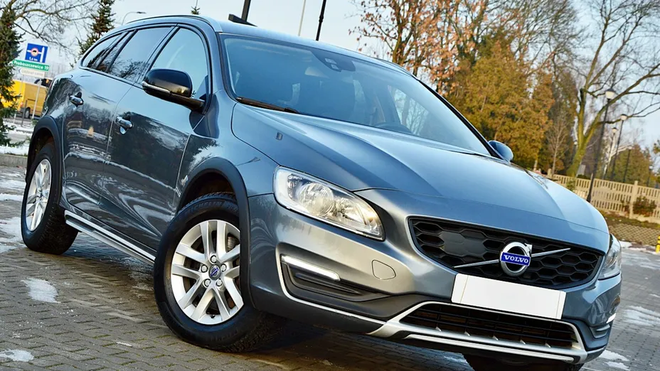 VOLVO V60 -