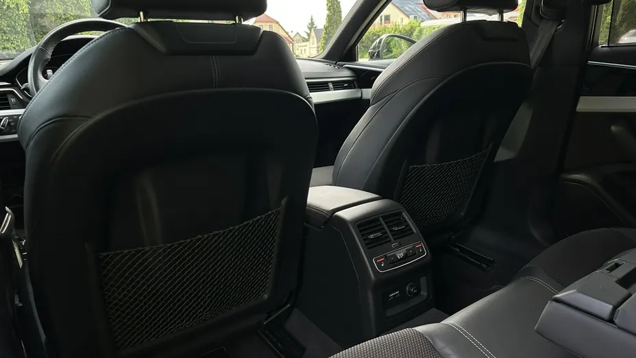 AUDI A4 -