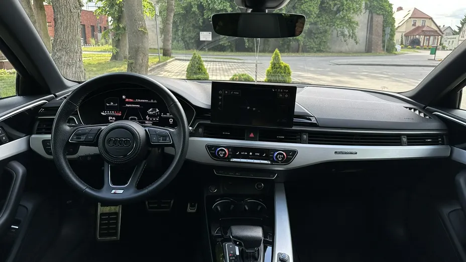 AUDI A4 -