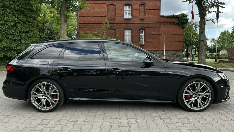 AUDI A4 -