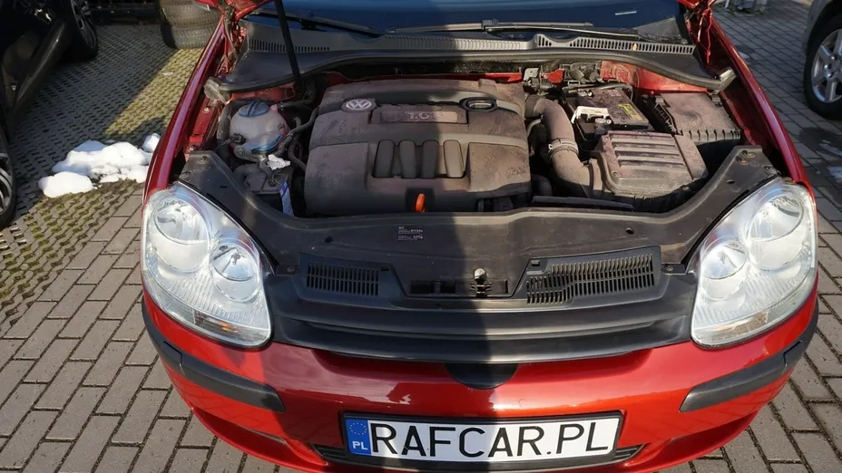 VOLKSWAGEN Golf -
