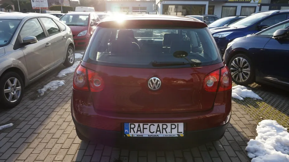 VOLKSWAGEN Golf -