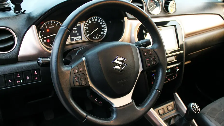 SUZUKI Vitara -