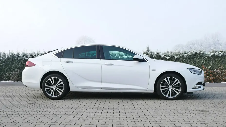 OPEL Insignia -