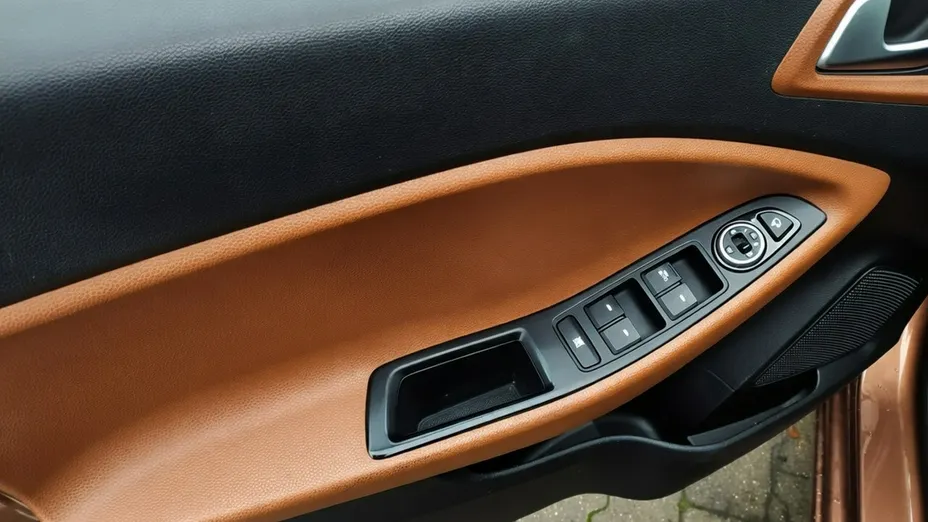 HYUNDAI i20 -