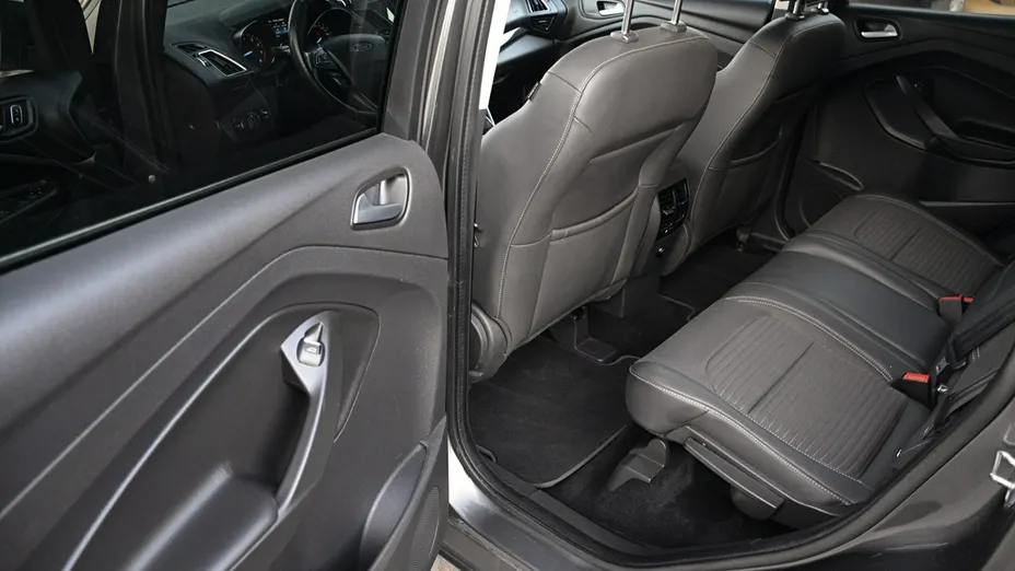 FORD Kuga -