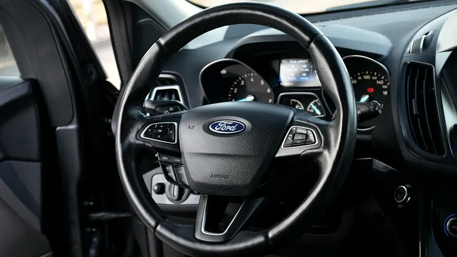 FORD Kuga -