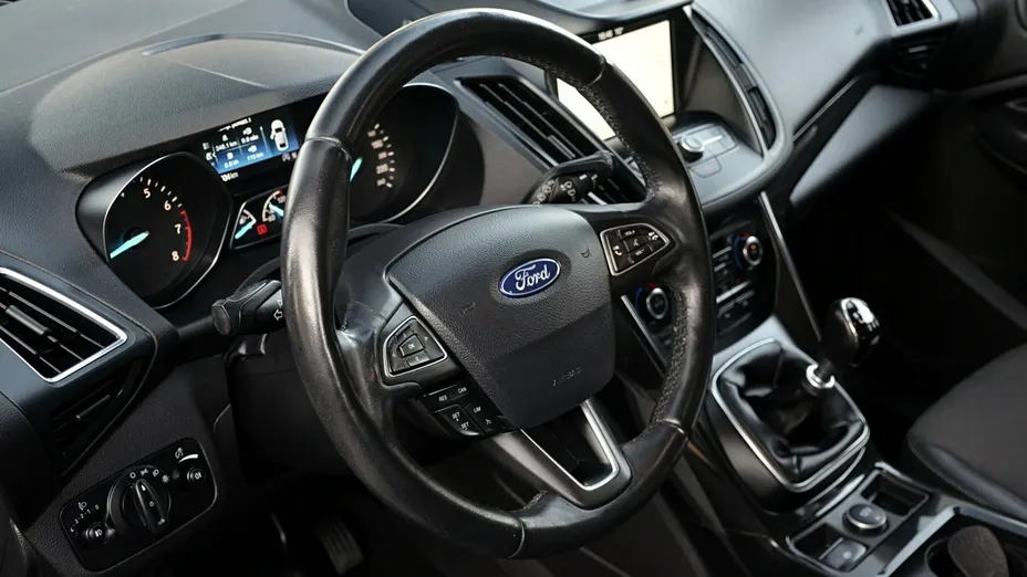 FORD Kuga -
