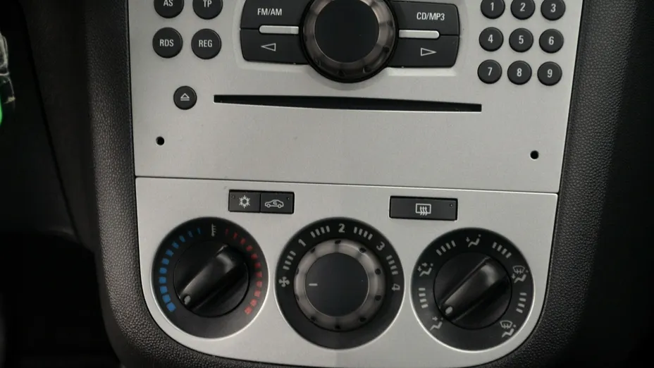 OPEL Corsa -