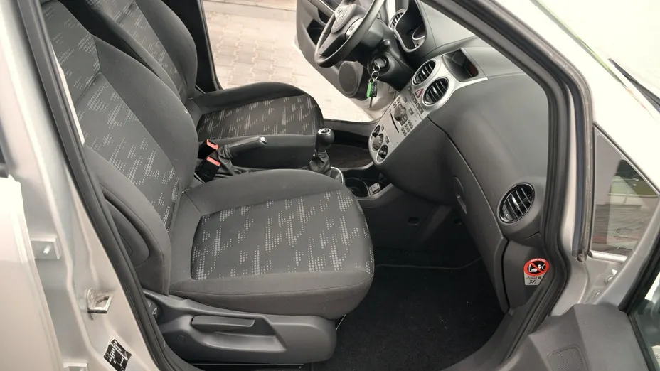 OPEL Corsa -
