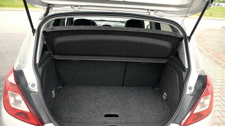 OPEL Corsa -