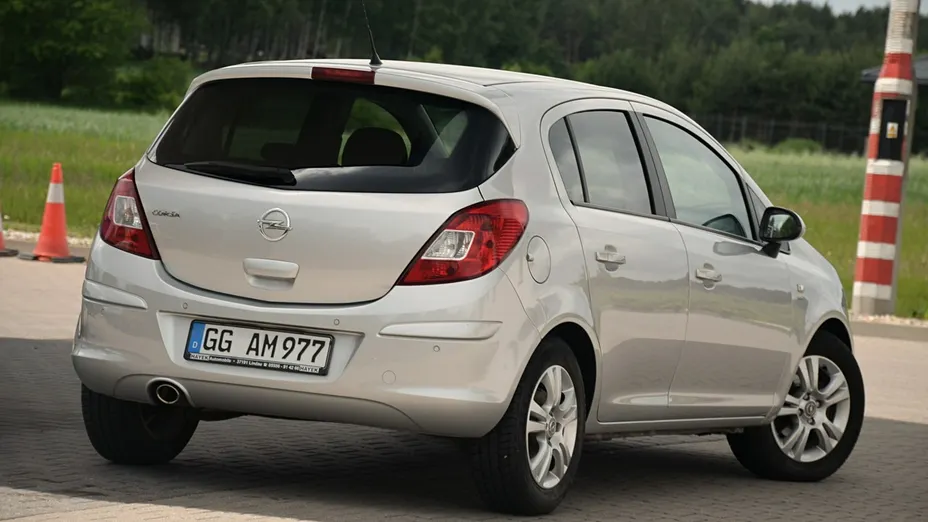 OPEL Corsa -
