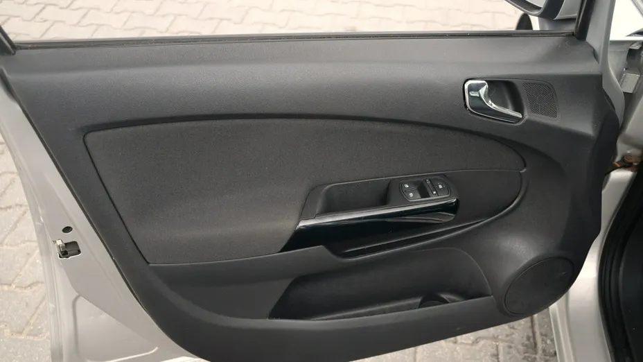 OPEL Corsa -
