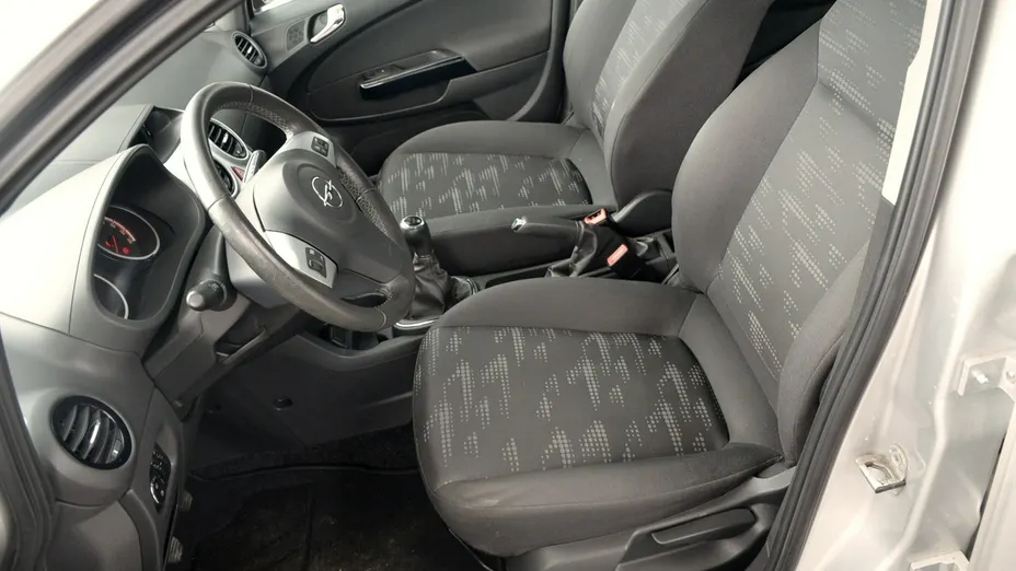 OPEL Corsa -