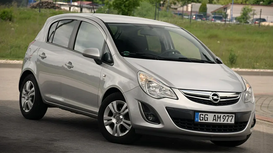 OPEL Corsa -