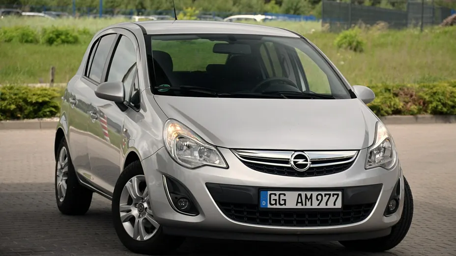 OPEL Corsa -