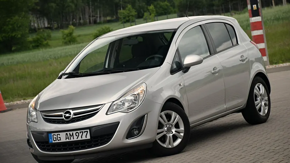 OPEL Corsa -