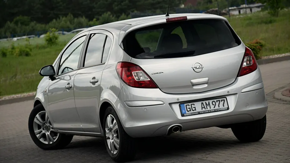 OPEL Corsa -