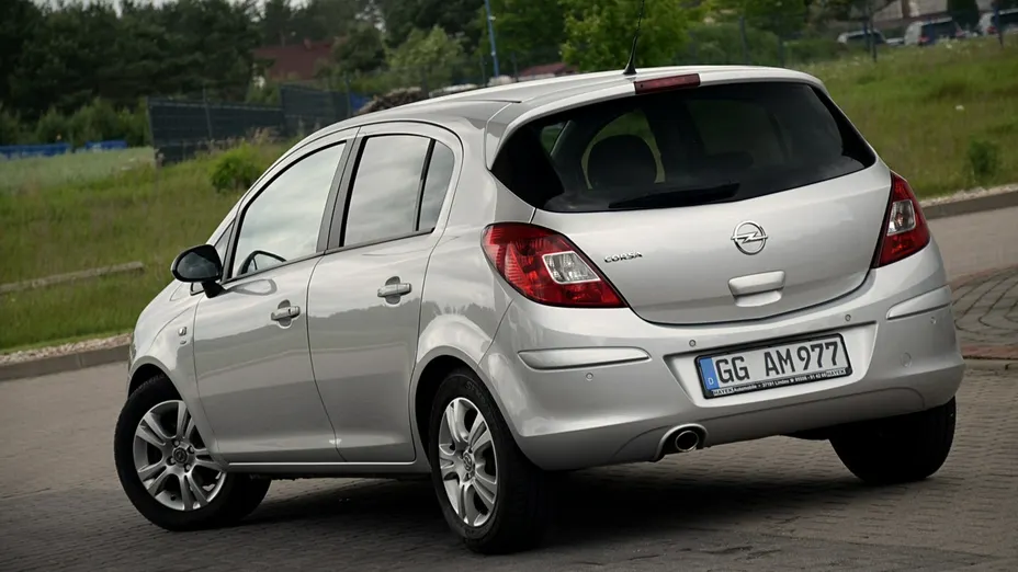 OPEL Corsa -