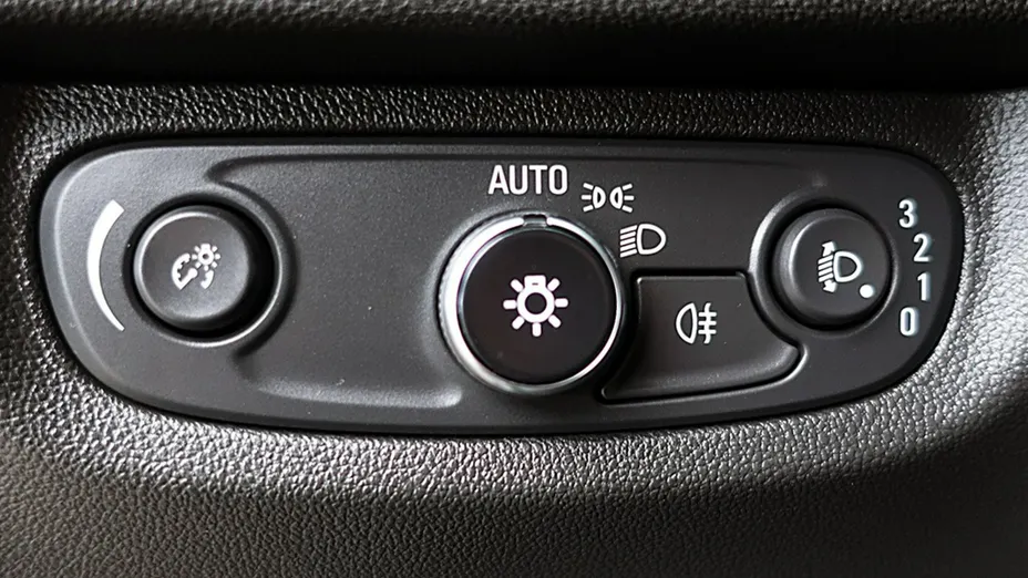 OPEL Insignia -