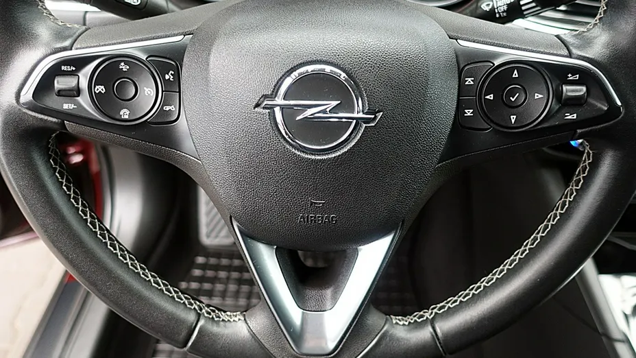 OPEL Insignia -