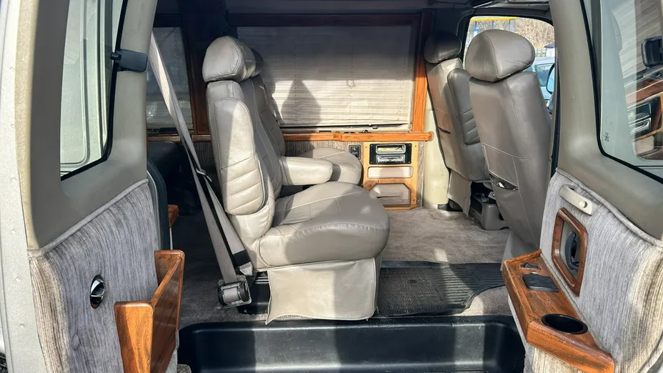 GMC Savana -