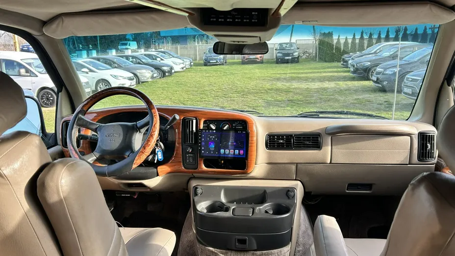 GMC Savana -