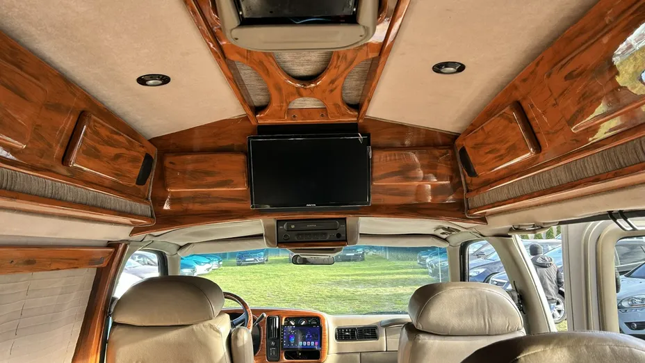 GMC Savana -