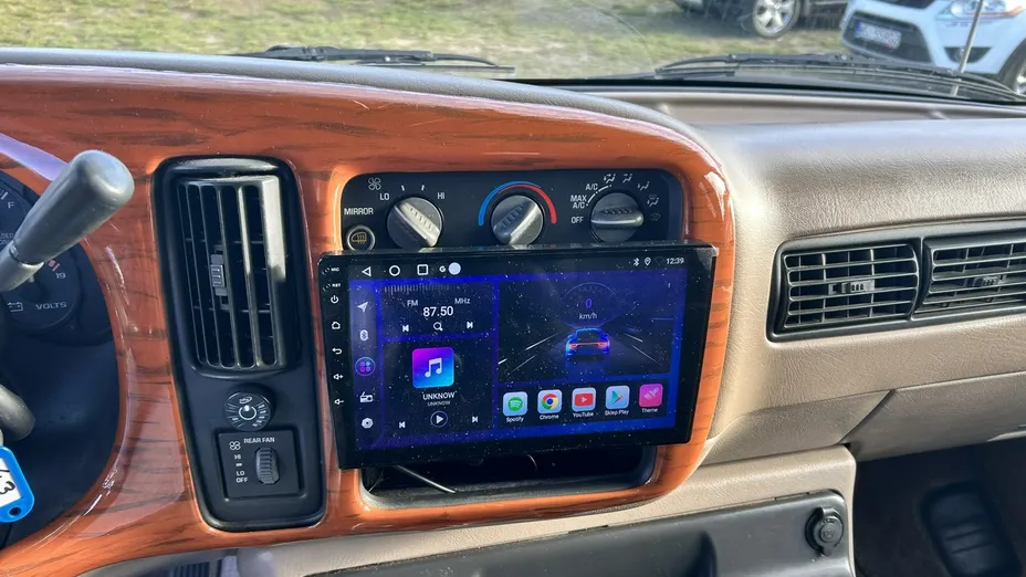 GMC Savana -