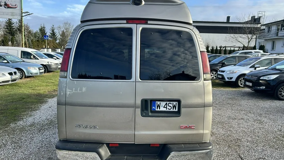 GMC Savana -