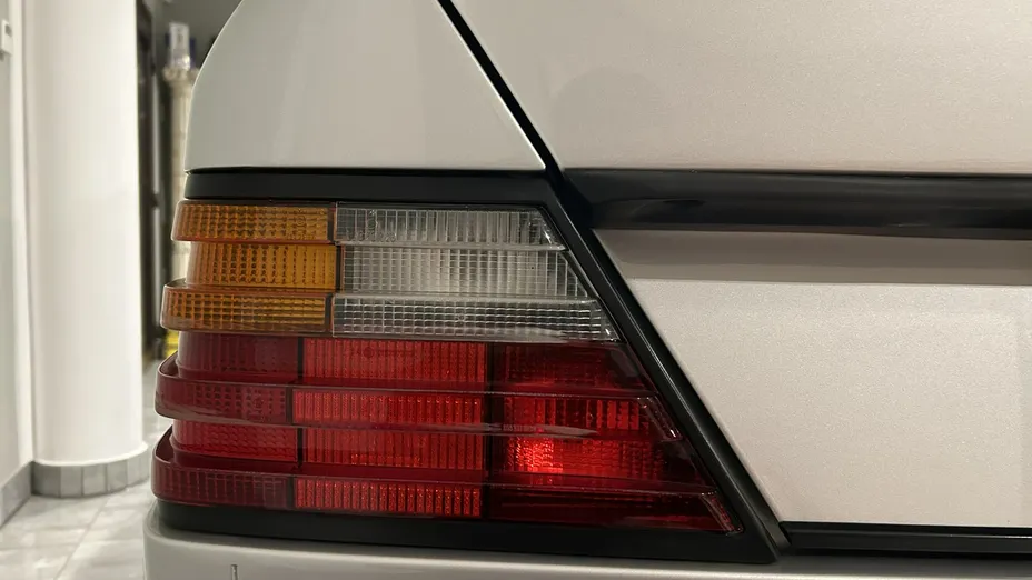 MERCEDES-BENZ 124 -