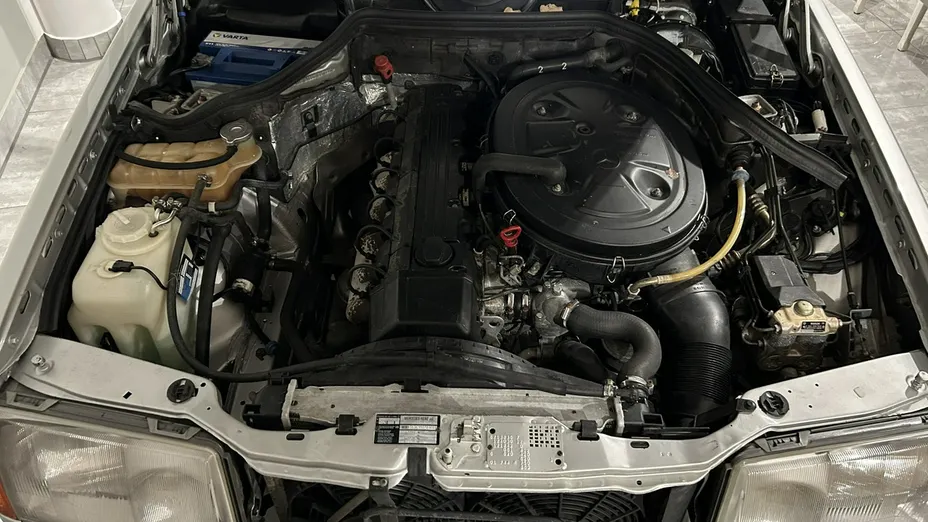 MERCEDES-BENZ 124 -