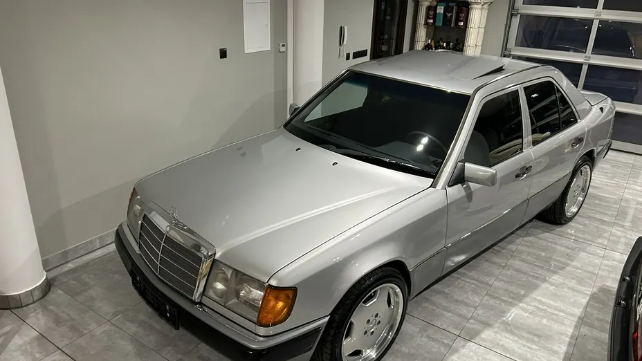 MERCEDES-BENZ 124 -