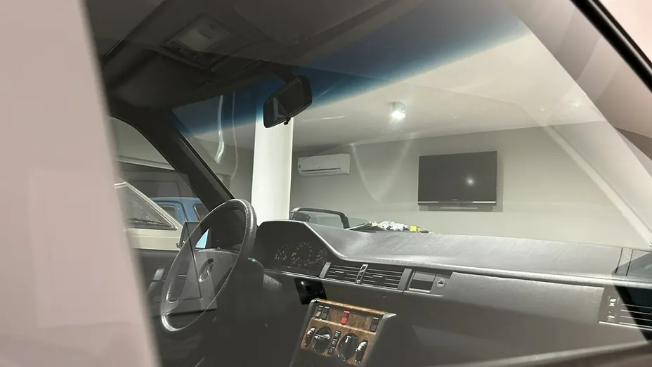 MERCEDES-BENZ 124 -