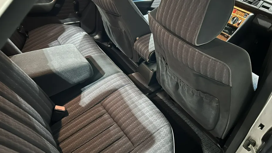 MERCEDES-BENZ 124 -