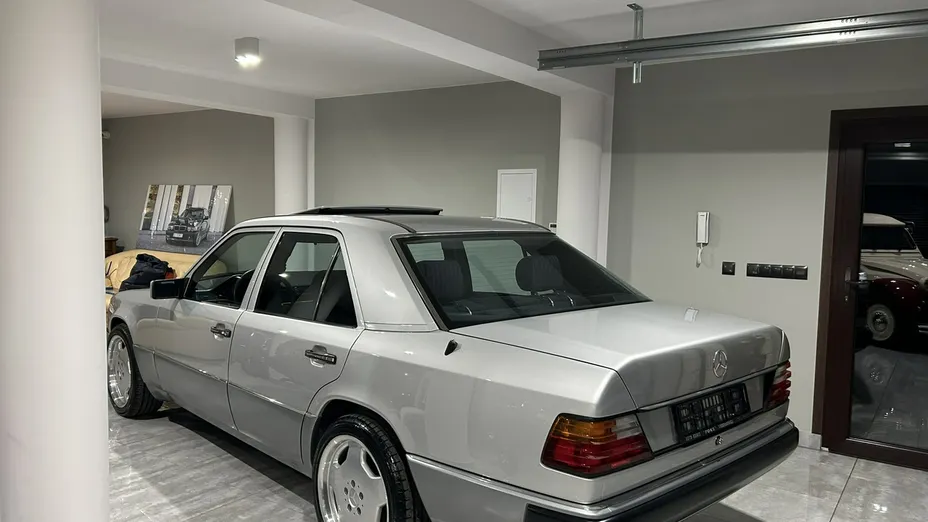 MERCEDES-BENZ 124 -