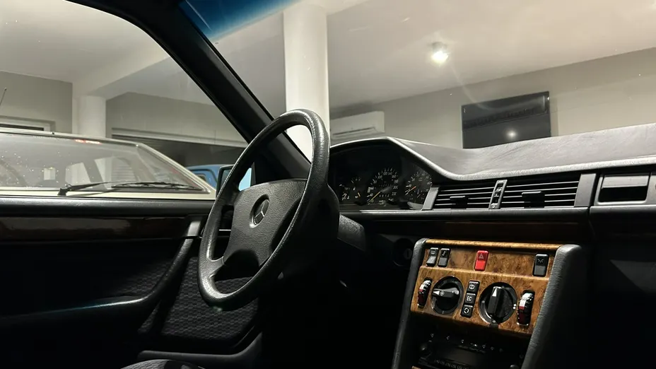 MERCEDES-BENZ 124 -