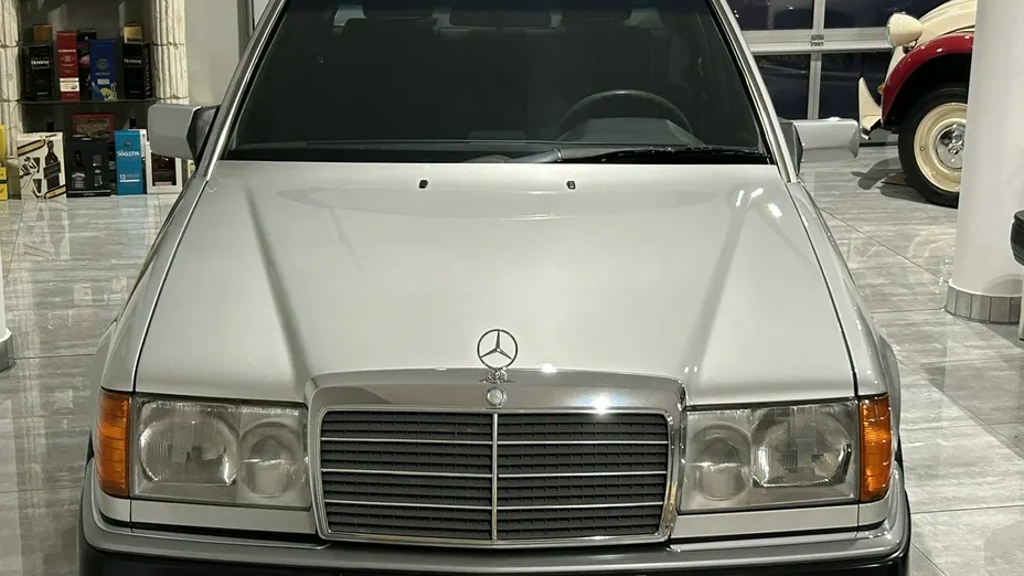 MERCEDES-BENZ 124 -
