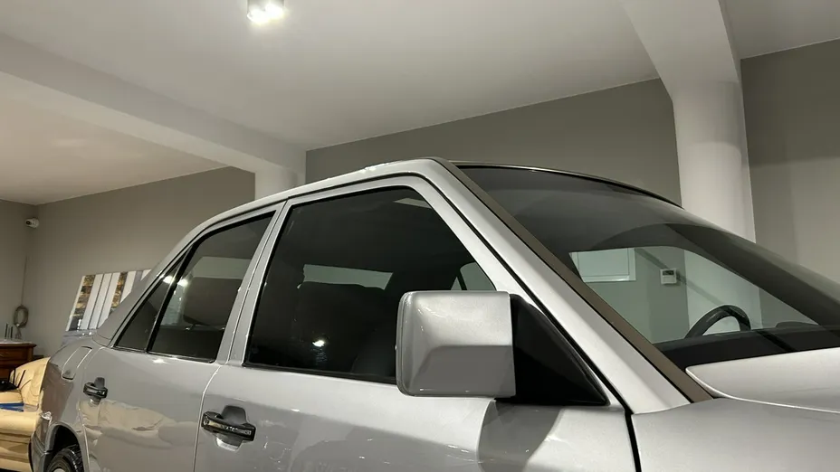 MERCEDES-BENZ 124 -