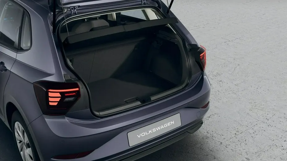 VOLKSWAGEN Polo -