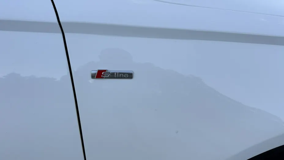 AUDI A6 -