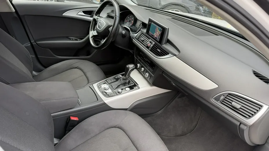 AUDI A6 -