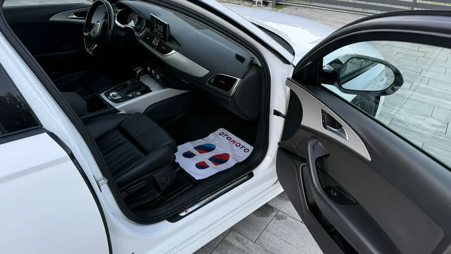 AUDI A6 -