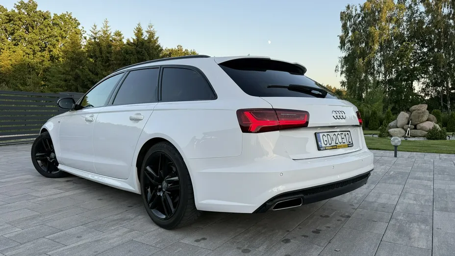 AUDI A6 -
