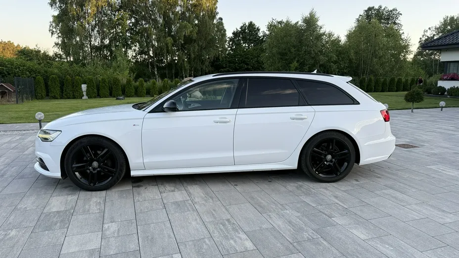 AUDI A6 -