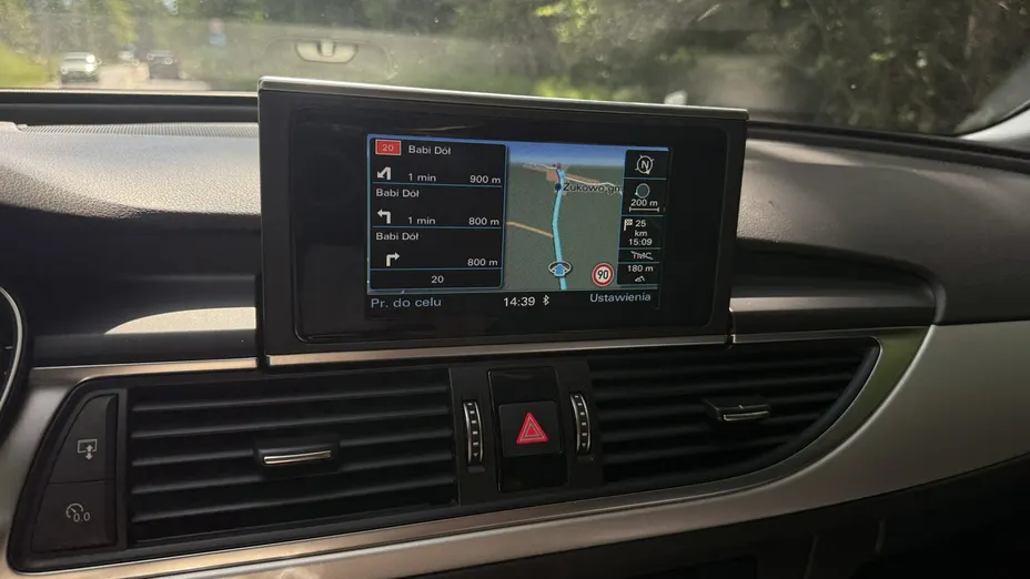AUDI A6 -