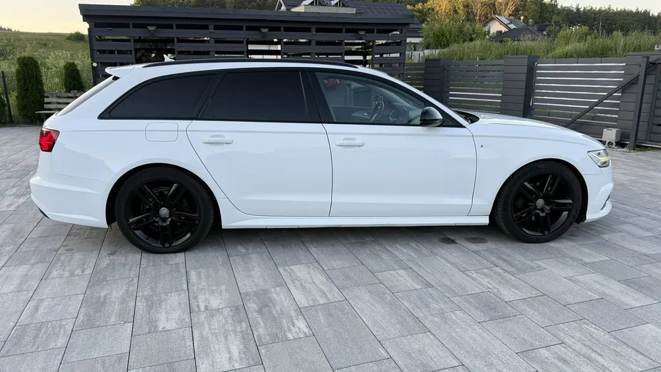 AUDI A6 -