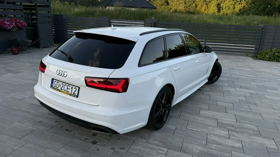 AUDI A6 -